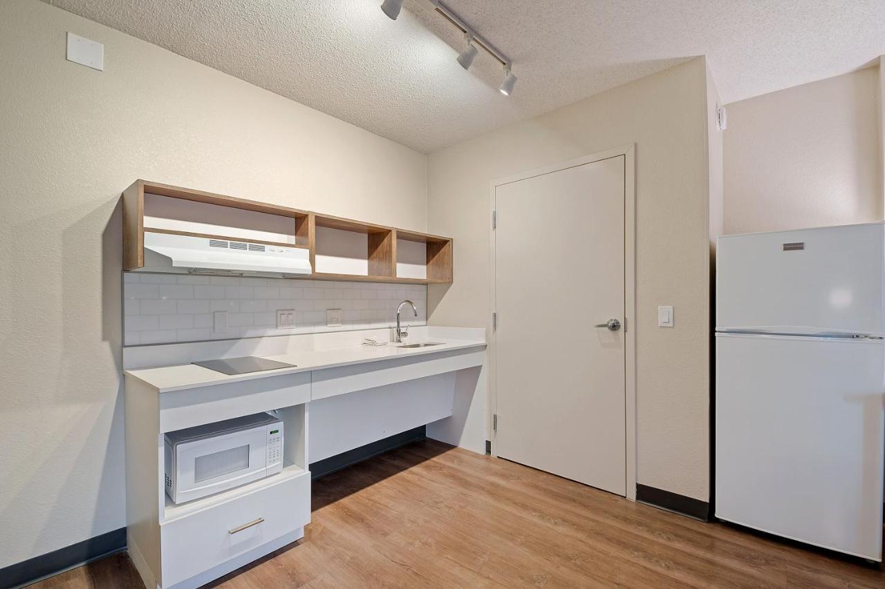Extended Stay America Suites - Miami - Airport - Blue Lagoon Майами-Спрингс Экстерьер фото