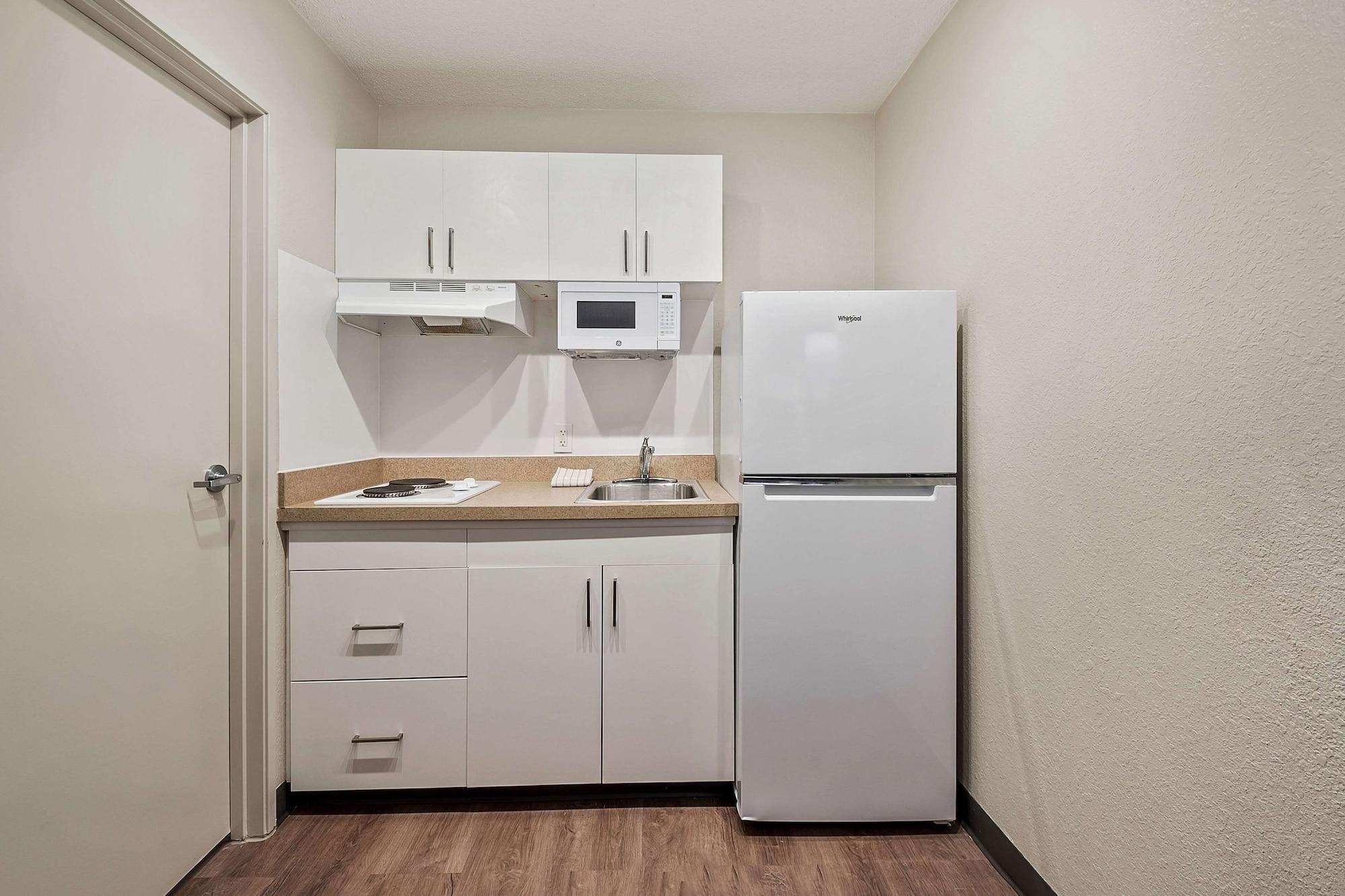 Extended Stay America Suites - Miami - Airport - Blue Lagoon Майами-Спрингс Экстерьер фото