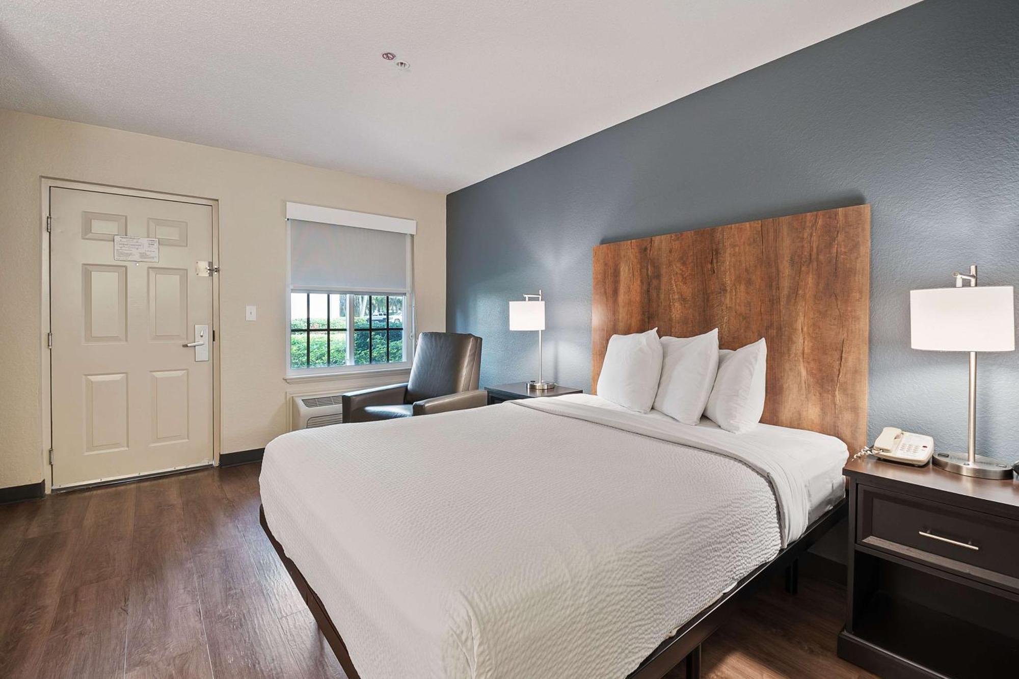 Extended Stay America Suites - Miami - Airport - Blue Lagoon Майами-Спрингс Экстерьер фото