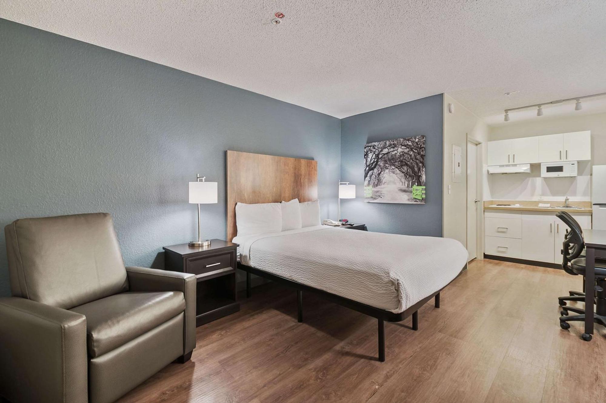 Extended Stay America Suites - Miami - Airport - Blue Lagoon Майами-Спрингс Экстерьер фото