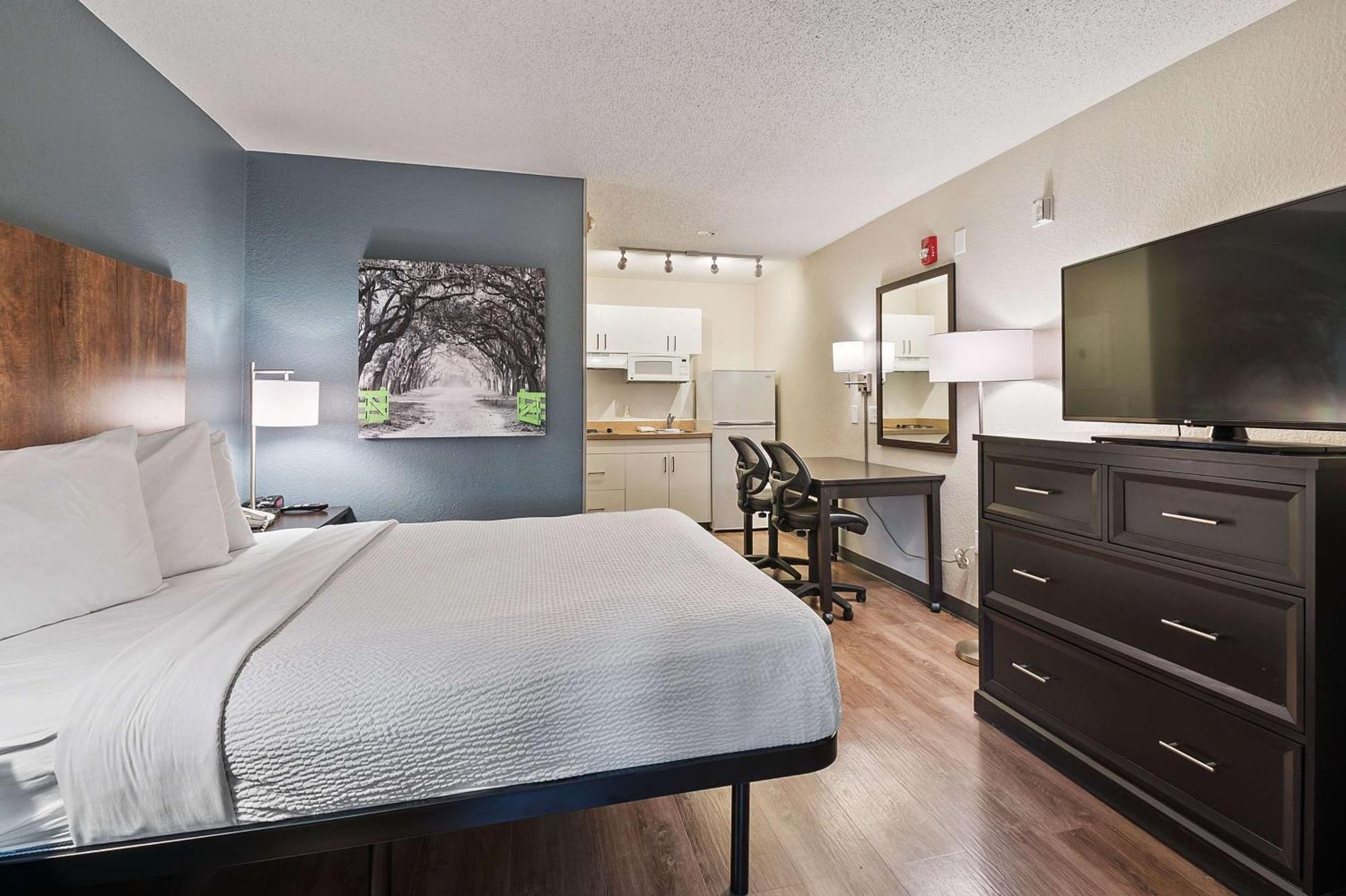 Extended Stay America Suites - Miami - Airport - Blue Lagoon Майами-Спрингс Экстерьер фото
